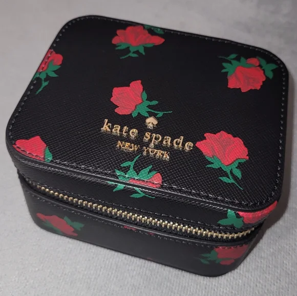 Kate ā ļø Jewelry Holder - Picture 1 of 15